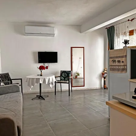 Aparthotel Umayra *
